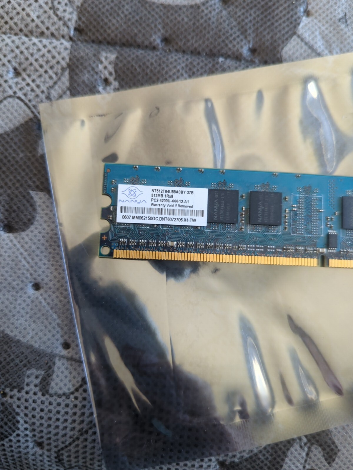GENUINE NANYA DESKTOP MEMORY RAM STICK 512MB 1RX8 PC2-4200U NT512T64U88A0BY-37B