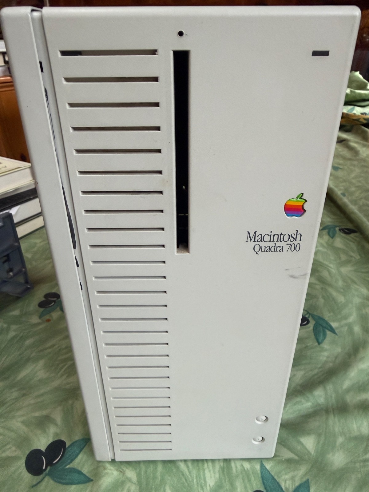 Apple Macintosh Quadra 700 - Max 68MB RAM 2MB VRAM + DayStar L2 Cache