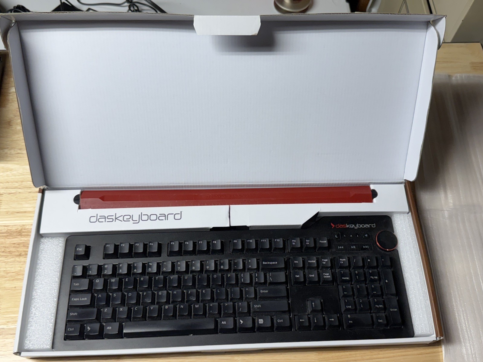Das Keyboard 4 Professional (DASK4MKPROSIL) Wired Keyboard
