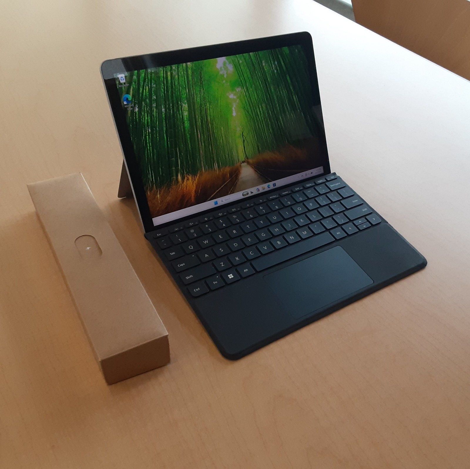Microsoft Surface Go 2 Model 1927 LTE | 128GB | 8GB | Intel m3 | Win 11 Pro | A-