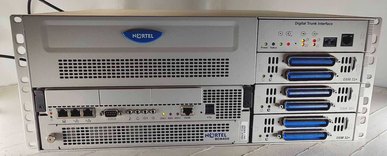 Nortel Business Communications Manager 450 NTC03100SYE5 w/ DTM, 3x DSM 32+