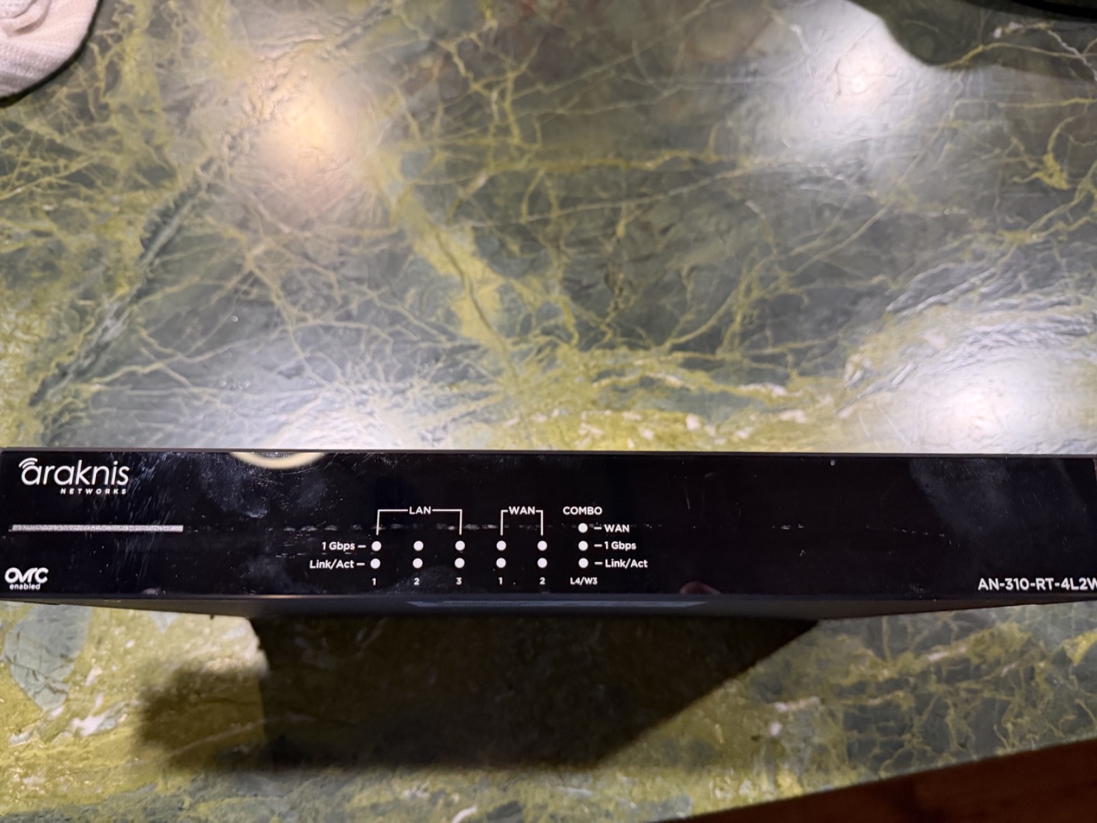 Araknis AN-310-RT-4L2W Dual WAN Gigabit VPN Router OvrC Working Pull