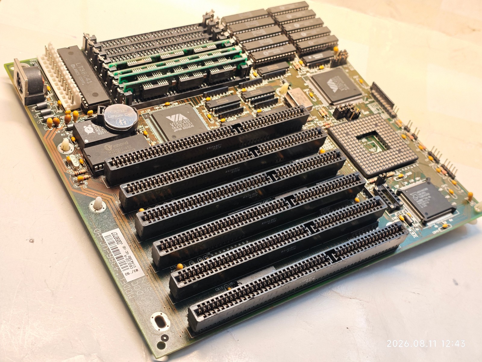 386/486 PGA169 *256 KB Cache* Motherboard FIC 4386-VC-HD w Am386DX-40 CPU+ 4 MB