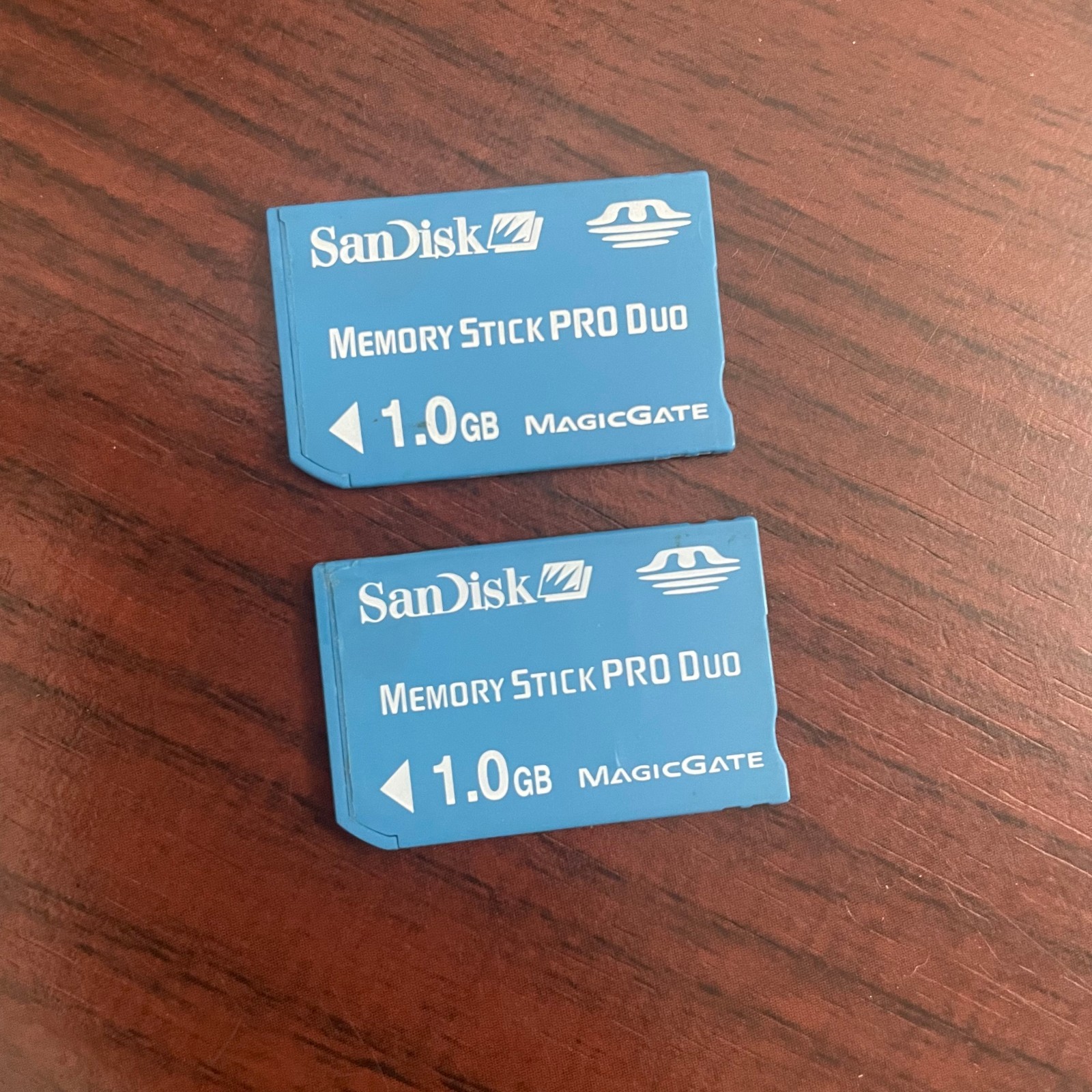 2pcs Genuine OEM SanDisk Memory Stick PRO Duo 1GB MagicGate Memory Card