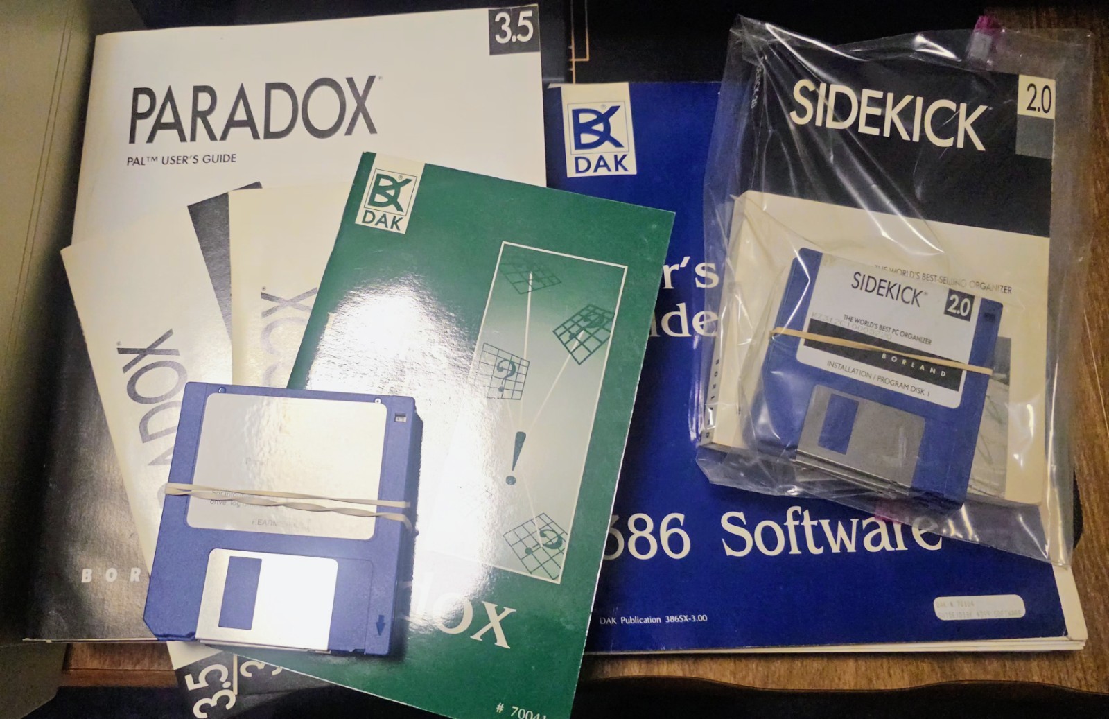 Vintage Borland Paradox 3.5 and sidekick 2.0 9 3.5" disks total with books 