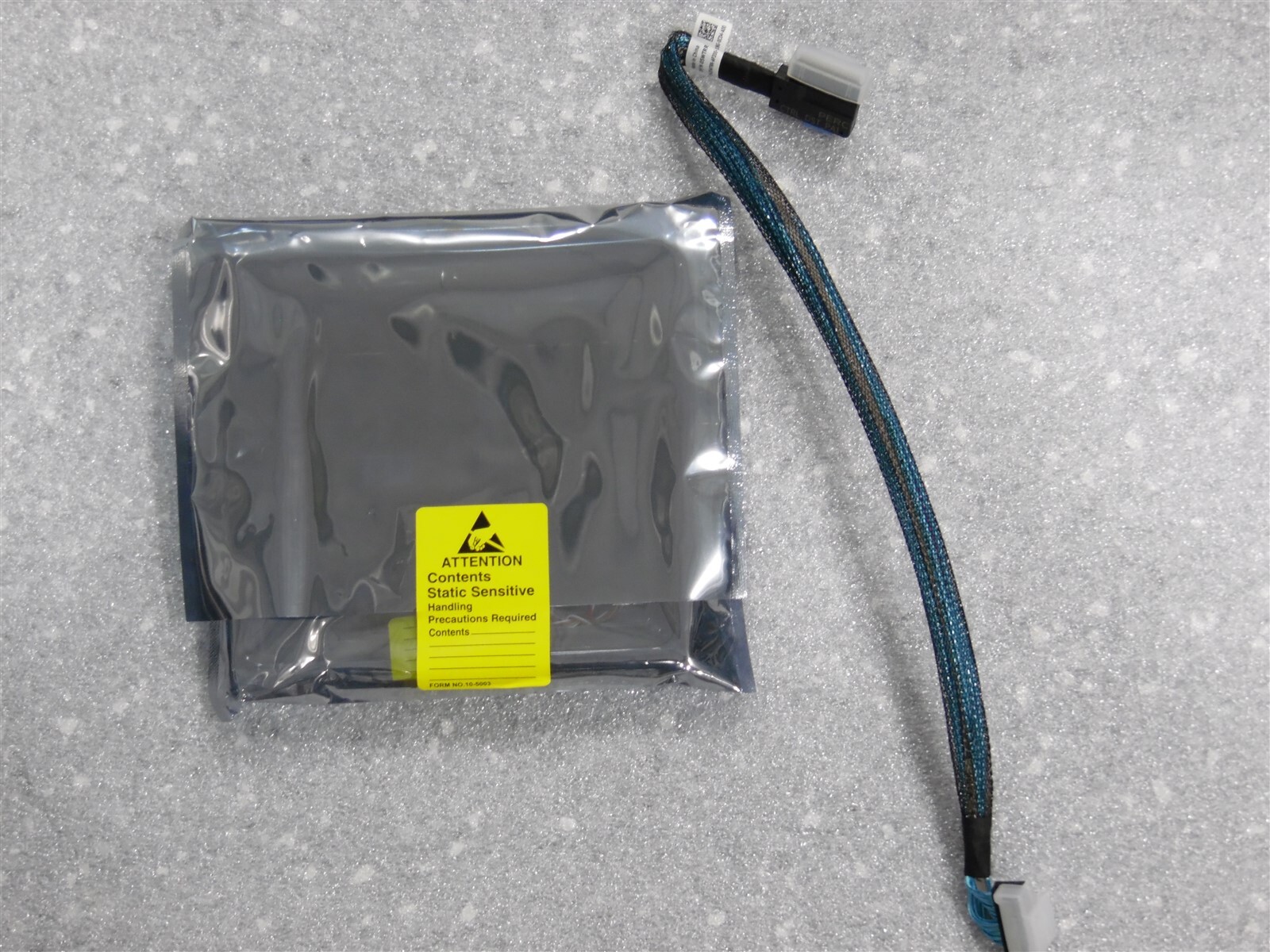 DELL POWEREDGE T550 8 BAY LFF SERVER H755 PERC RAID 5WTRR 3KDWX 51P7W CABLE KIT