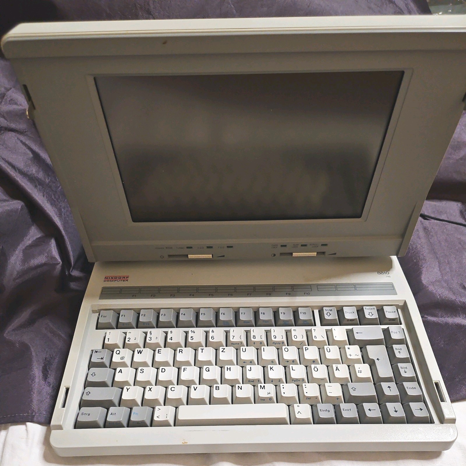 Nixdorf 8810/16 Laptop PC Vintage Collectors Set | Manual Power Supply Tested Excellent