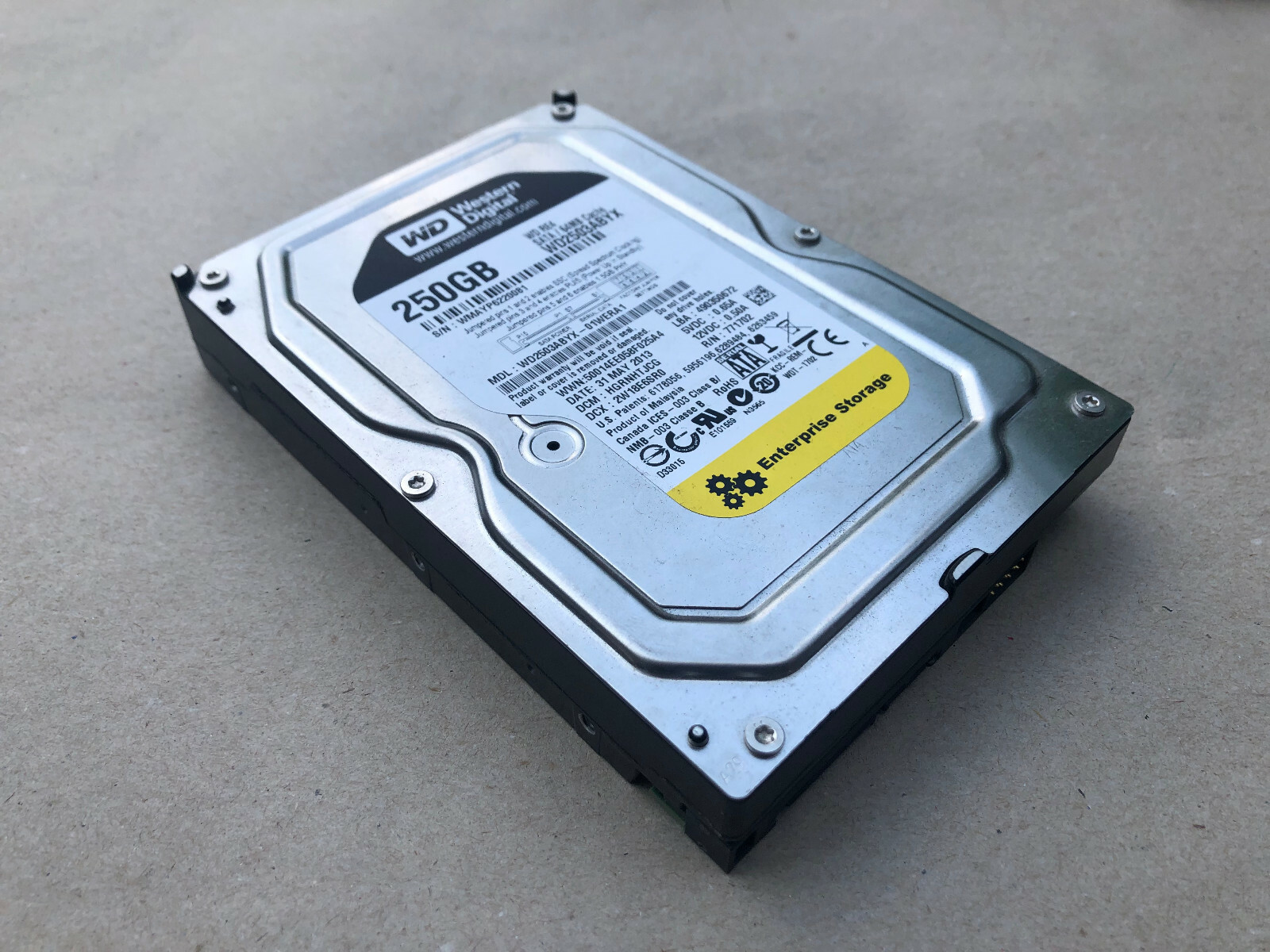 WESTERN DIGITAL WD2503ABYX-01WERA1 Hard Disk