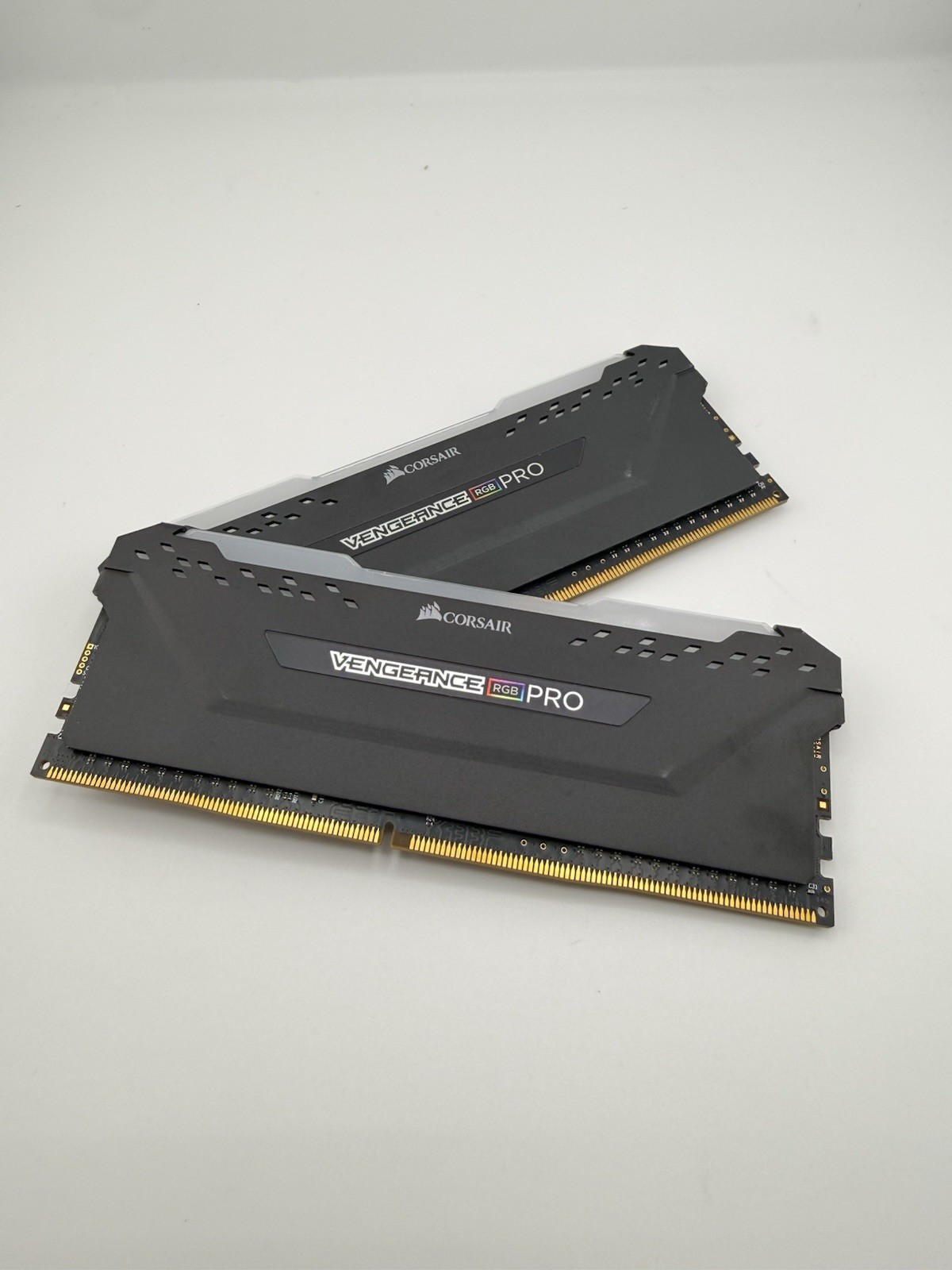 Corsair Vengeance RGB Pro 16GB (2x8GB) DDR4-3200 CMW16GX4M2C3200C16