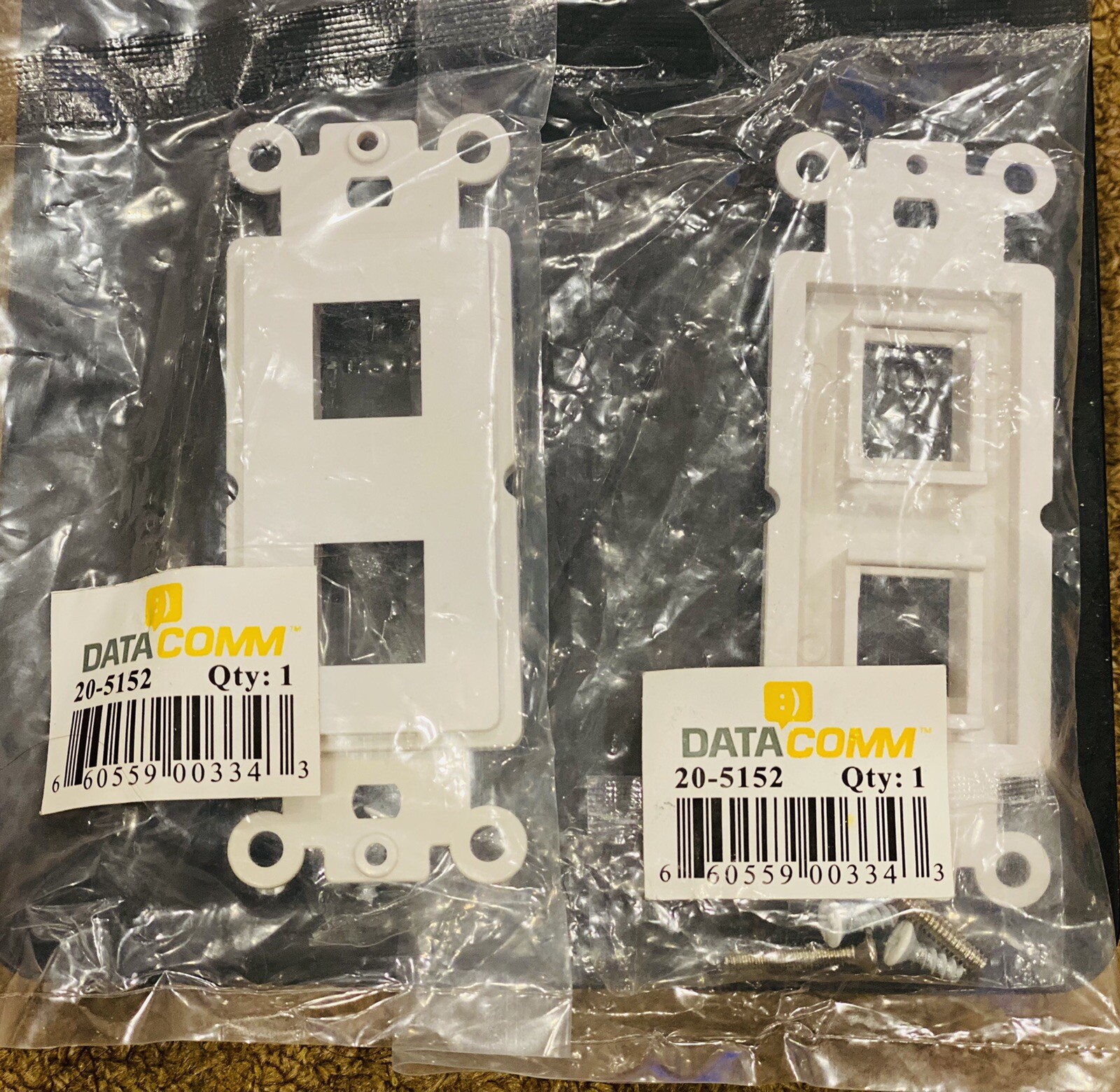 LOT OF 2 NEW DataComm Electronics 20-5152 2-Port Keystone Decor Insert