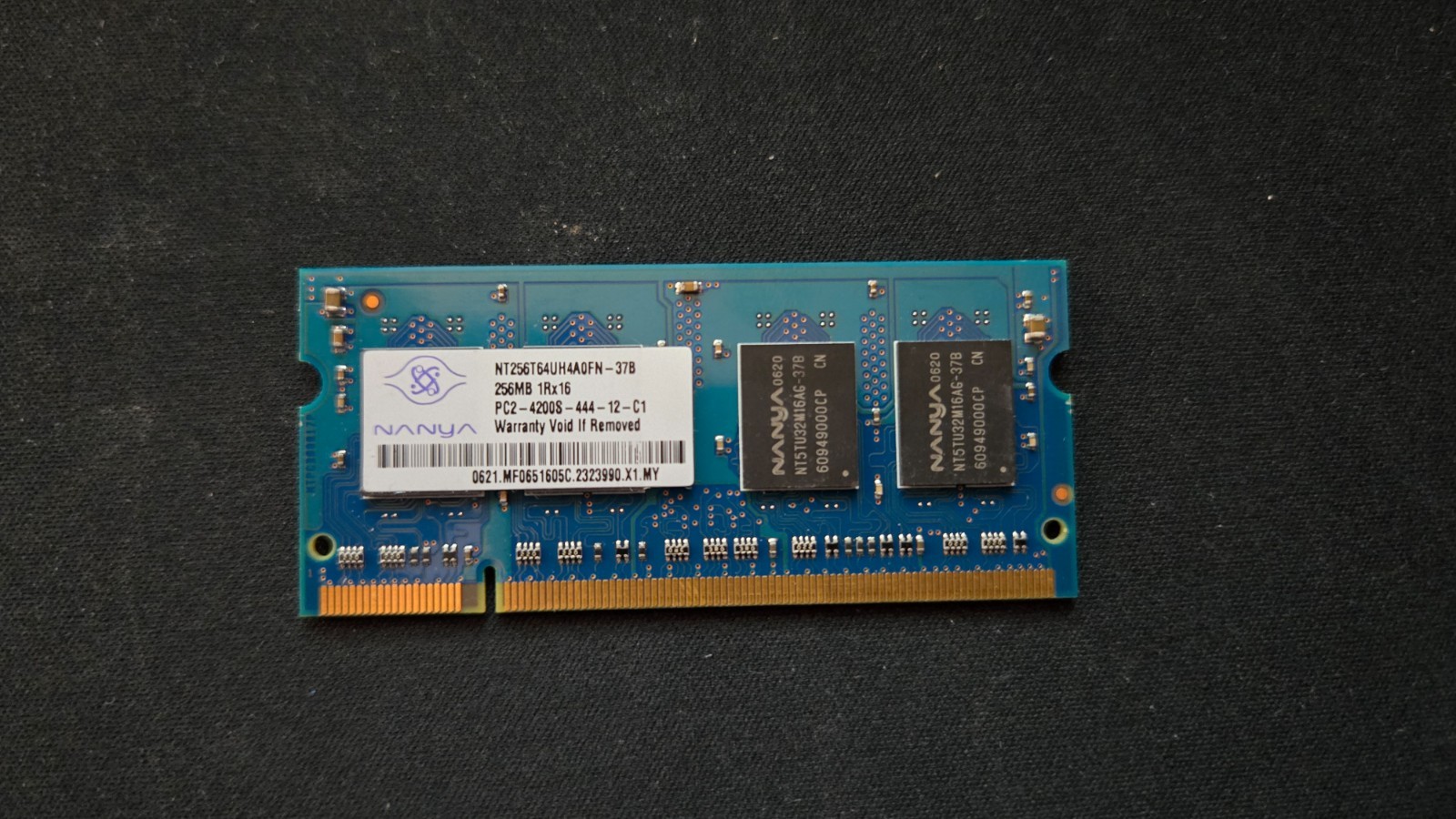 Nanya NT256T64UH4A0FN-37B 256MB DDR2-533 PC2-4200S SODIMM Tested Working