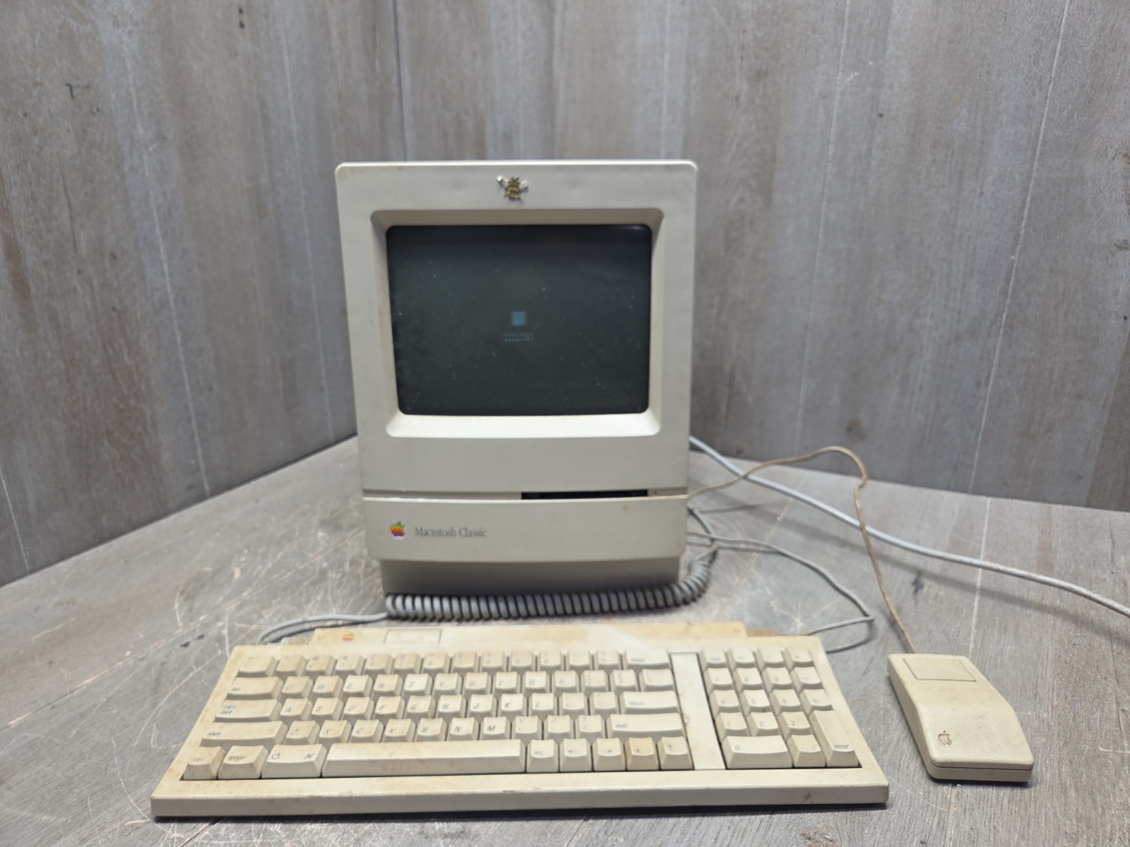 Macintosh Classic M1420 Apple Computer 1991 Vintage Powers On