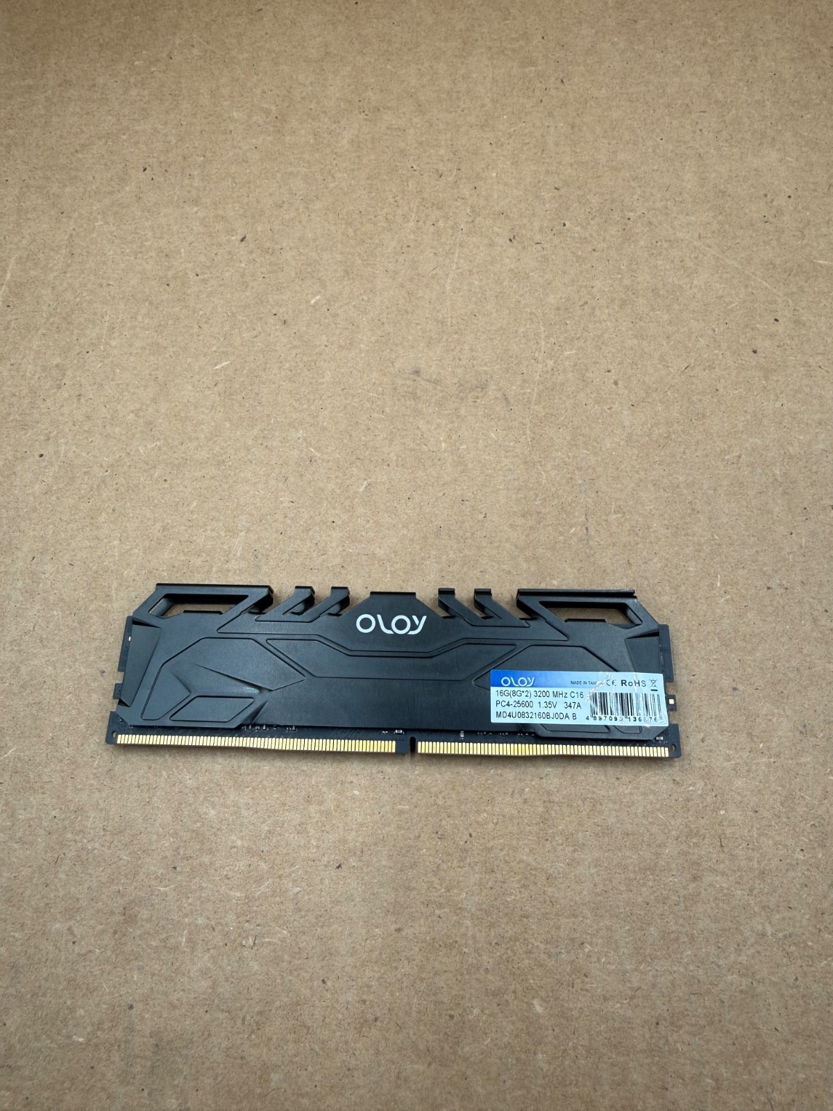 Single Oloy 8GB DDR4 SDRAM 3200 PC4 25600 Memory (MD4U0832160BJ0DA B)