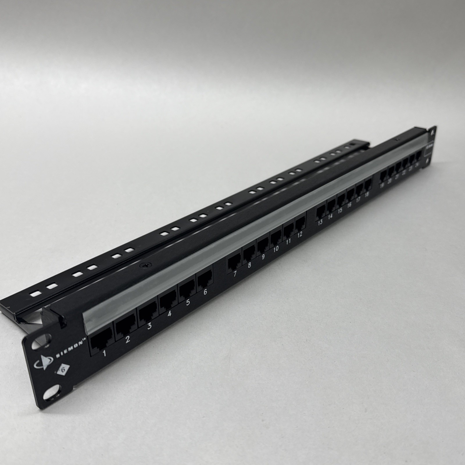 Siemon HD6‑24 High‑Density Cat6 Patch Panel 24‑Port Flat • T568A/B • 1U Rack