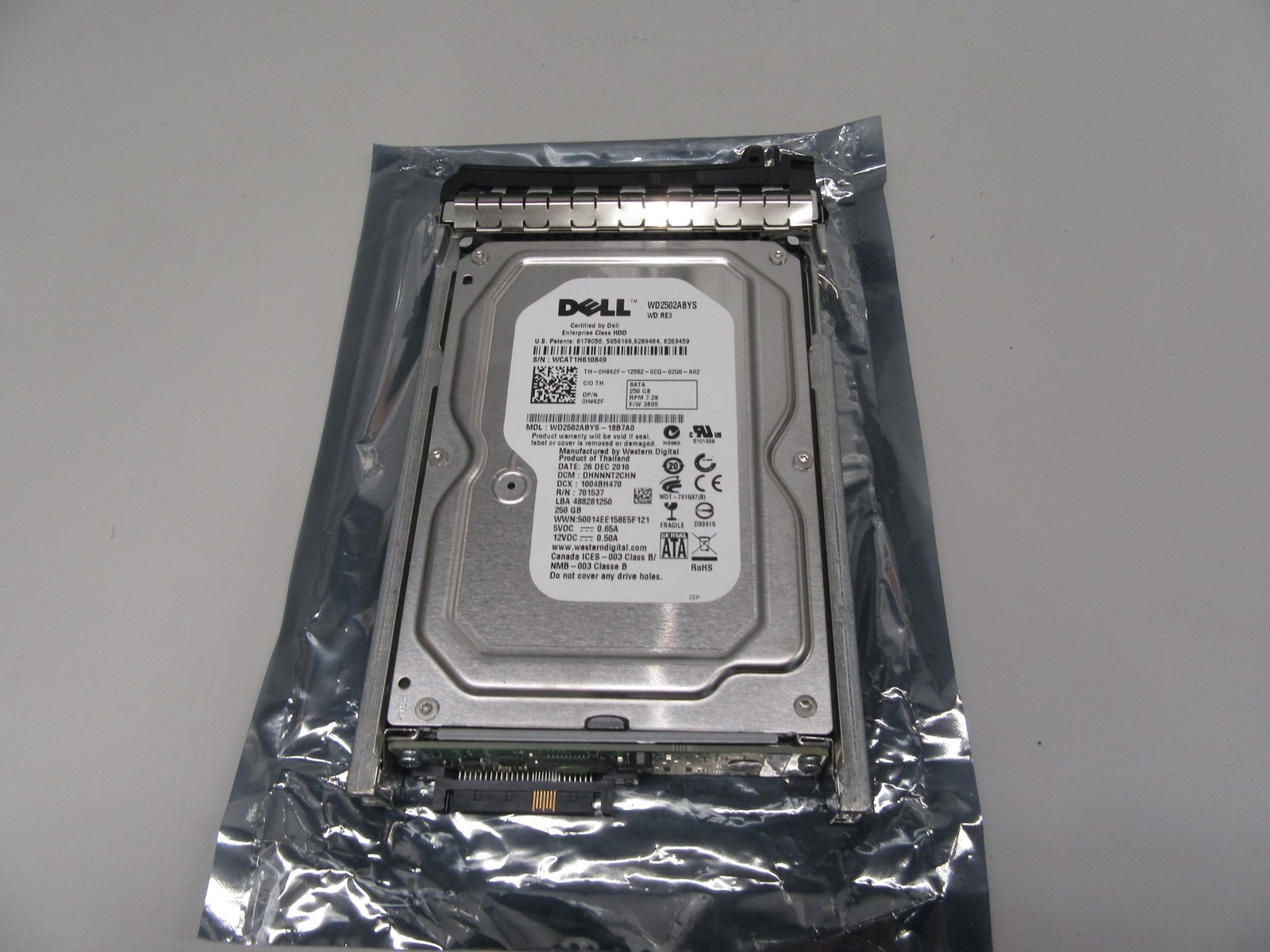 Dell WD2502ABYS-18B7A0 250GB 7.2k SAS 3G LFF Hard Drive with Tray