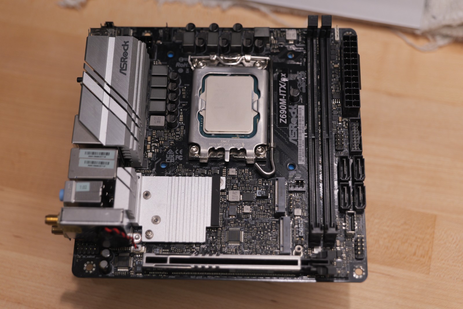 Intel Core i3-12100F + ASRock Z690M-ITX/AX Motherboard