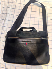 Tommy Hilfiger Black Solid Leather Shoulder/Messenger Bag w/ Zipper Front Pocket picture