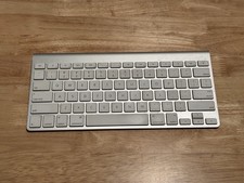 ⌨ Apple A1314 Wireless Bluetooth Keyboard Slim Aluminum Mac Used picture