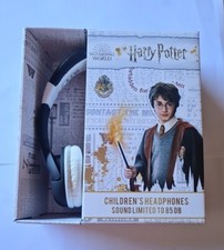 HARRY POTTER WIZARDING WORLD HEADPHONES - OCEANIA TRADING LTD - WIRED picture