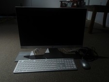 Asus Vivo AIO V241EA_V241EA- Small Cracked Screen, Excellent Condition (White) picture