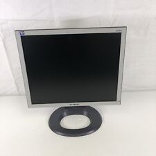 Vintage Hyundai B70A 19 Inch Monitor LCD Very Good picture