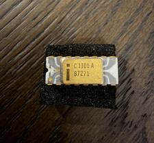 Intel C1101A Vintage 256-bit RAM White Ceramic Grey Traces Gold Cap Rare 1970s picture