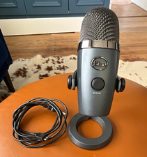 Blue Yeti USB podcast Microphone mic Gray Desk Stand works great picture