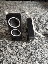 Logitech Z200 10W Multimedia Speakers, Pair - Black picture