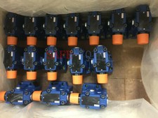 NEW 1X DR10-5-52/200YM NEW REXROTH VALVE R900598358 FedEx or DHL picture