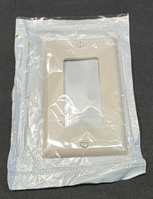 Lot of 2 Leviton 80401-W 1-Gang Decora/GFCI Wallplate, Standard Size, picture