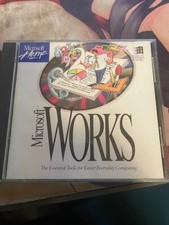 Microsoft Works 3.0 for Windows 3.1, complete with case and manual picture