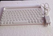 Macally Rechargeable iPad Bluetooth Compact Keyboard BTTABKEYBAT picture
