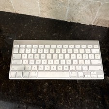 GENUINE Apple Wireless Bluetooth Keyboard A1314 Mac T40 picture
