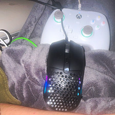 Glorious PC Gaming Race Wired Optical Gaming Mouse 5-Button LED Black picture