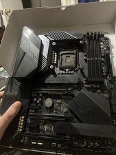 ASUS ROG Maximus XI Hero Wi-Fi Motherboard picture