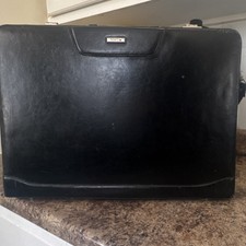 Solo Black Leather Briefcase for 15/16