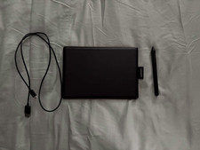 One by Wacom (CTL-472) picture
