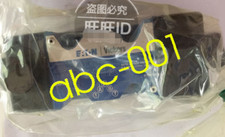 1PCS New Vickers DG4V-5-2N-M-U-C6-20 DG4V52NMUC620 Solenoid Valve Brand picture