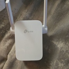 TP-LINK N300 Wi-Fi Range Extender Plug-In Booster Dual Antennas White picture