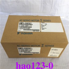NEW YASKAWA AC SERVO MOTOR  SGMPS-04ACA21 SGMPS04ACA21 FREE EXPEDITED SHIPPING picture
