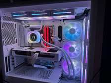 High Performance Gaming PC / All White picture