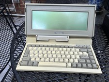 Vintage Toshiba T1000 PA7027U  w/Hard Case picture