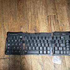 Palm Pilot Portable Folding Keyboard w/  picture