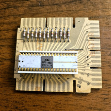 VINTAGE MOS MCC 5501 Rare WHITE CERAMIC chip GOLD legs WITH MOUNT picture