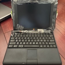 This is a Macintosh power book 5300 it works, but has a broken screen no charger picture