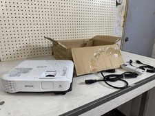 Epson VS250 Multimedia Projector 3,200 lumens Original Box ****Read*** picture