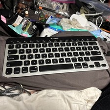 Logitech Easy‑Switch K811 Wireless Bluetooth Keyboard 820-004331 picture