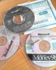 New Microsoft Bookshelf, Money, and Encarta 1998 PC Software, 3 CDs COD picture