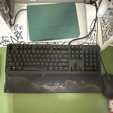 Razer Huntsman Elite Wired Keyboard + Naga Classic Wired Mouse Bundle picture