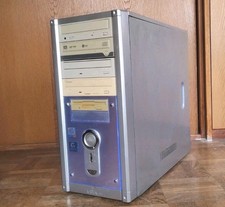 Rare  Retro Gaming PC - P4 2.4GHz  FX 5200 Win xp sp3  Can't ship to the US picture